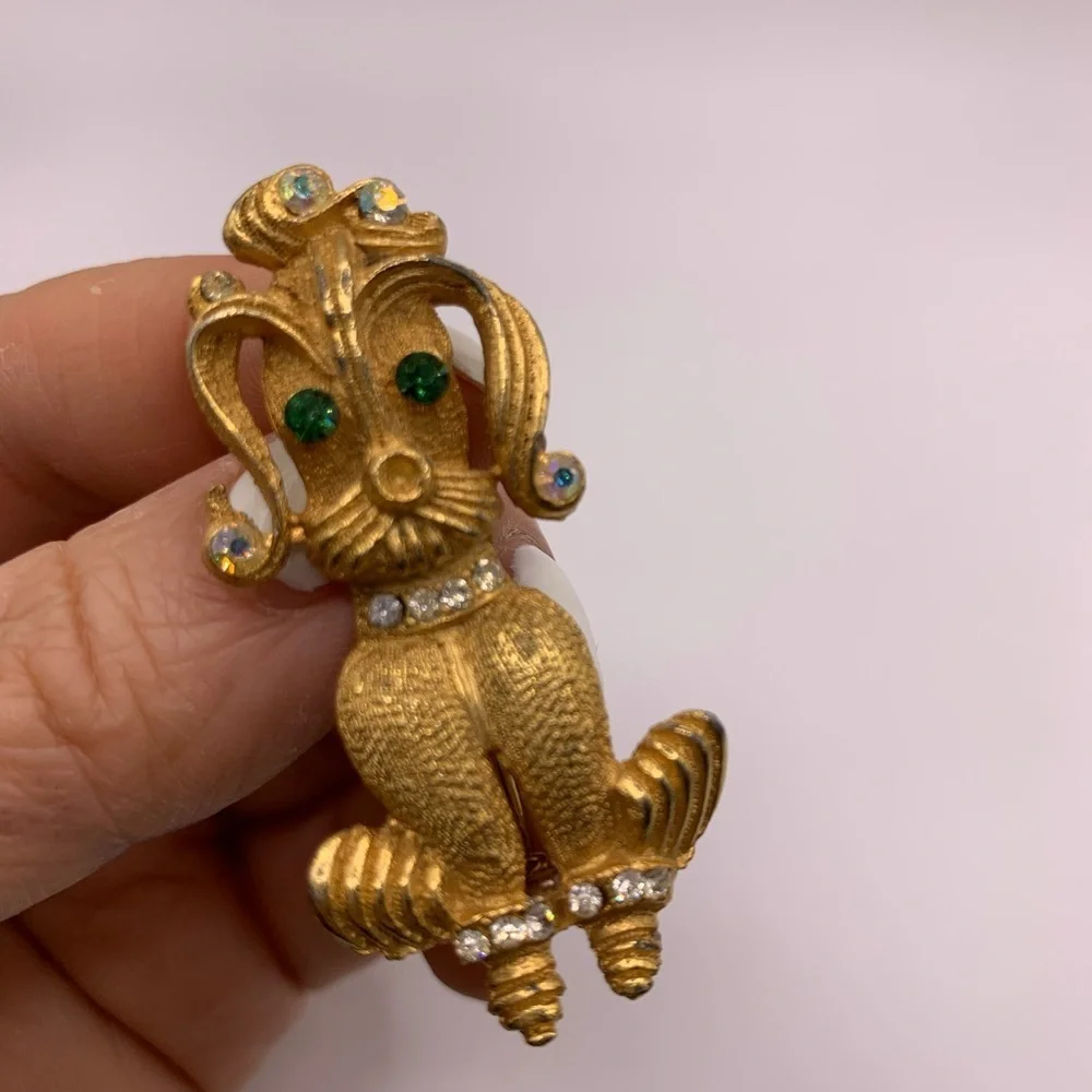 VTG Gold Tone Rhinestone Puddle Dog Brooch - Picture 5 of 5